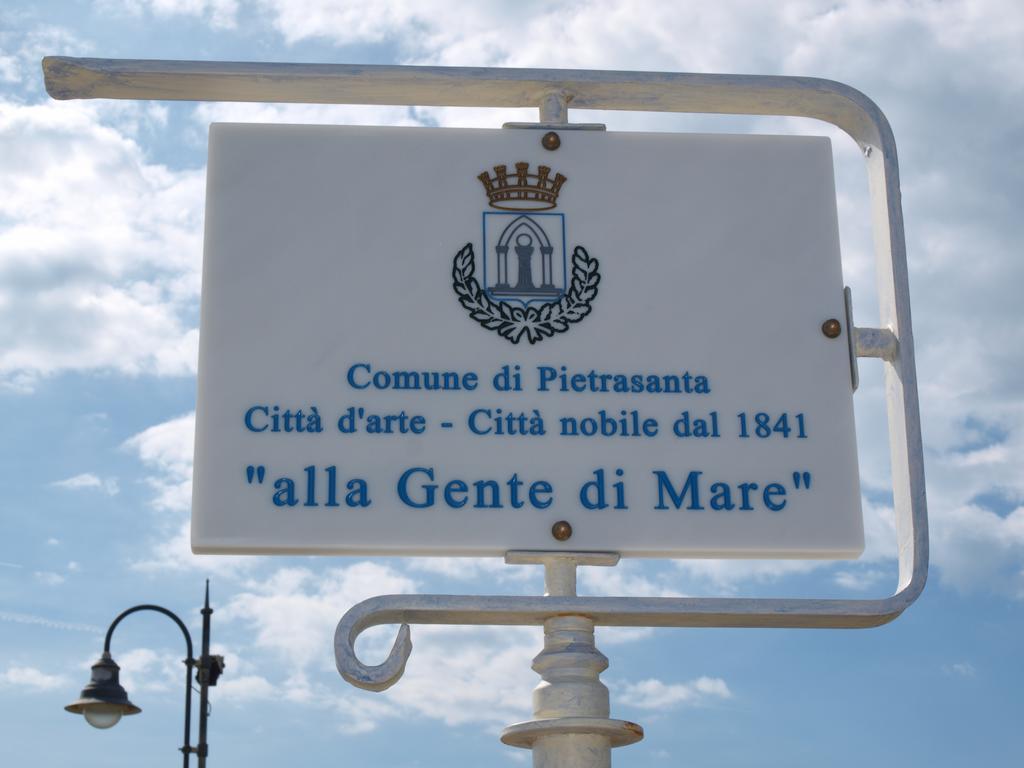 Il Pontile Holidays Apartment Marina di Pietrasanta Szoba fotó
