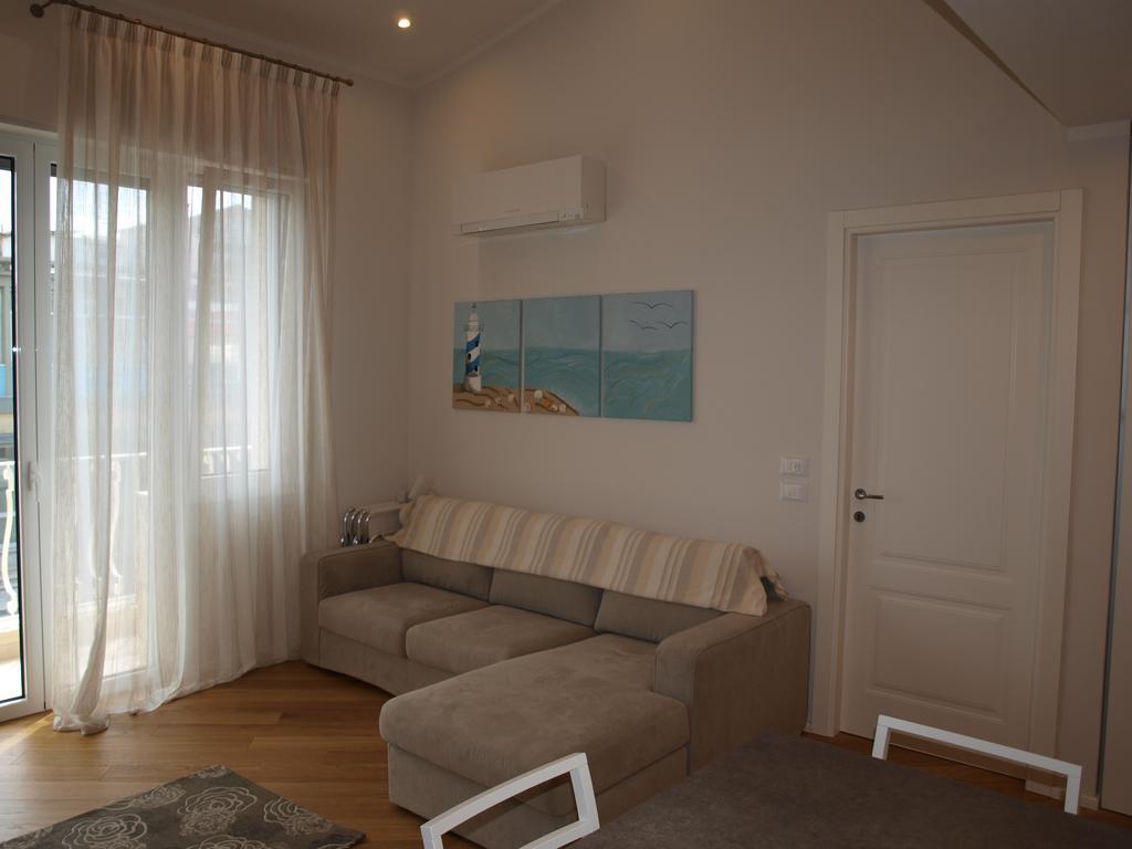 Il Pontile Holidays Apartment Marina di Pietrasanta Szoba fotó