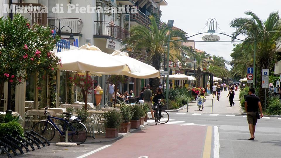 Il Pontile Holidays Apartment Marina di Pietrasanta Kültér fotó